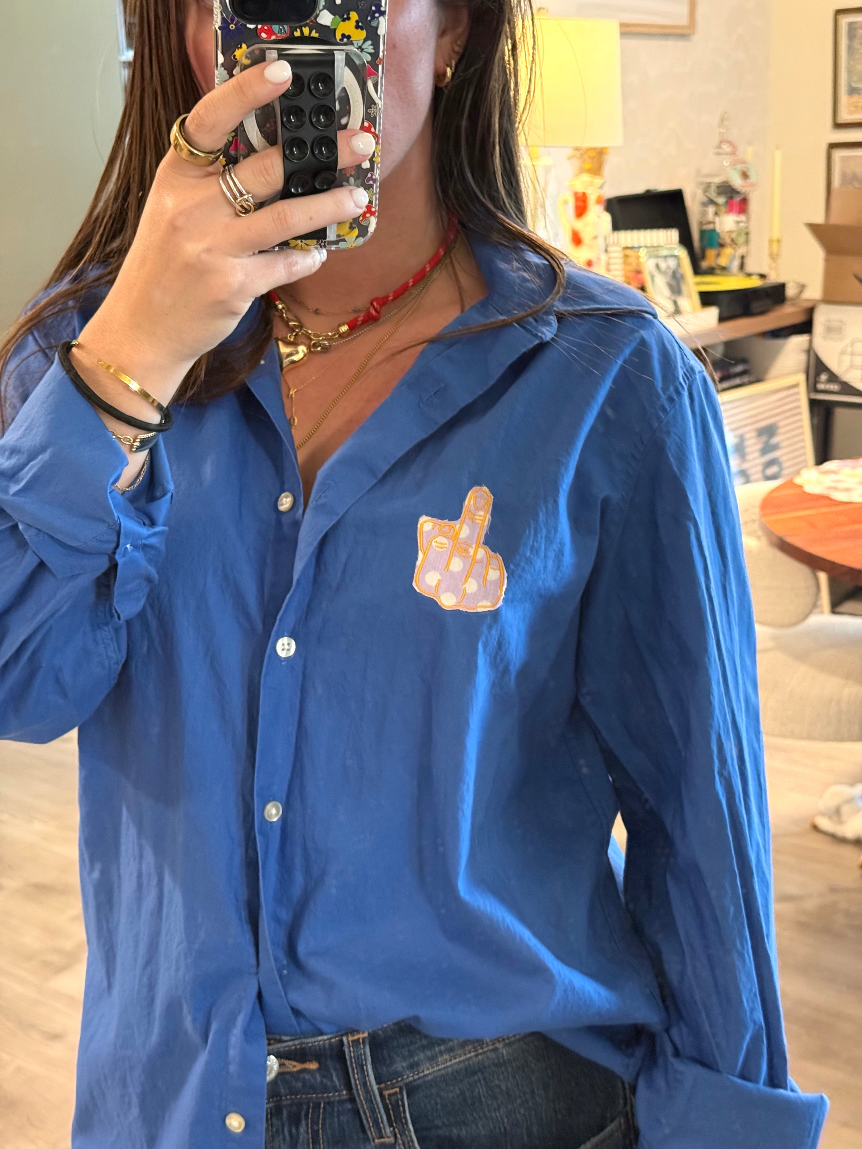 middle finger 🖕 button down - size M