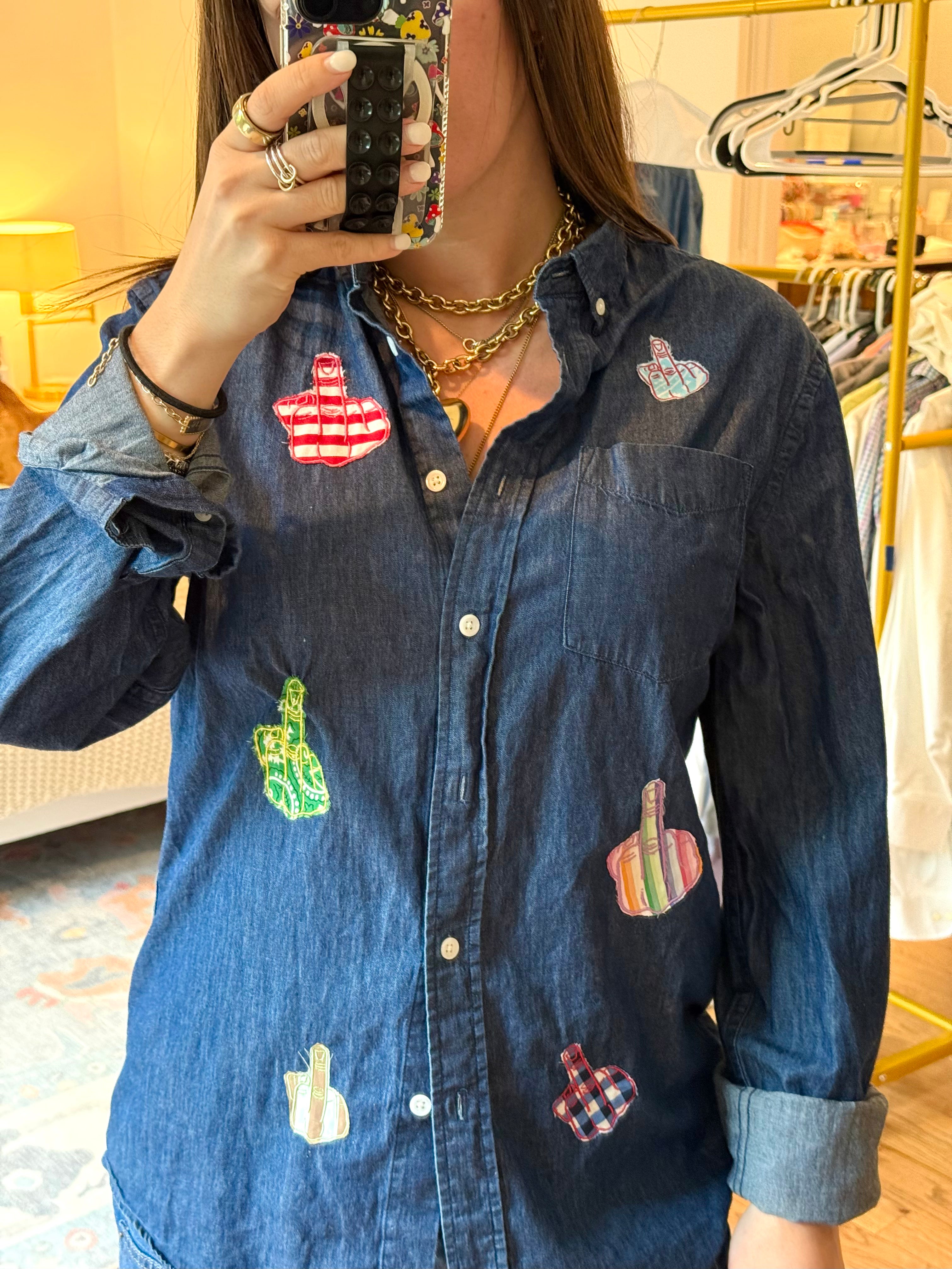 🖕 Button Down - Size M