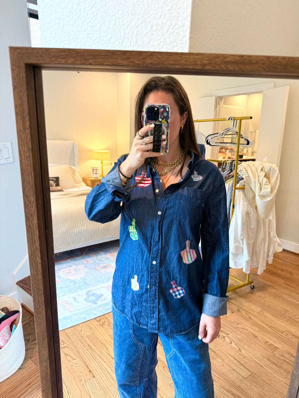 🖕 Button Down - Size M