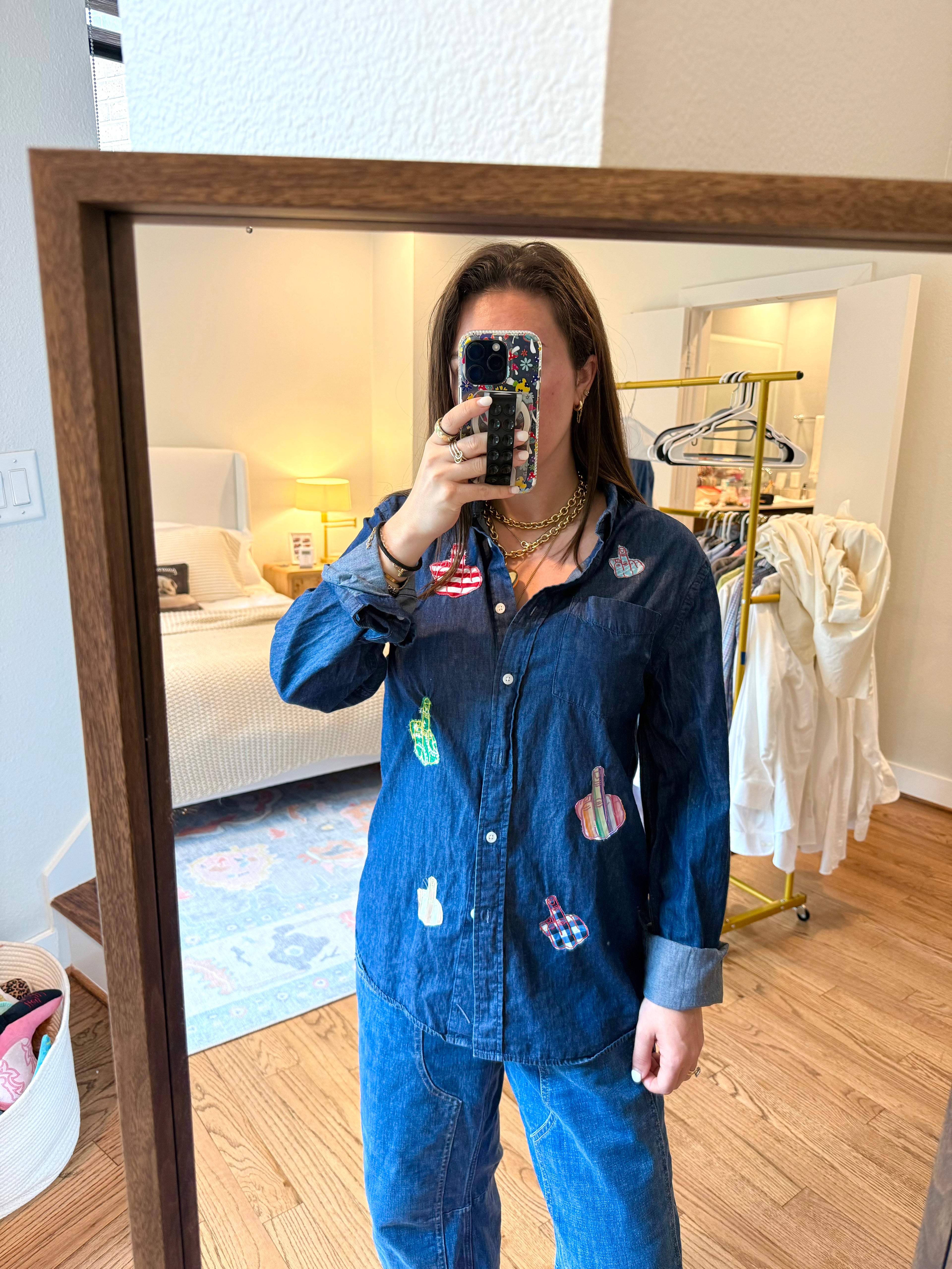 🖕 Button Down - Size M