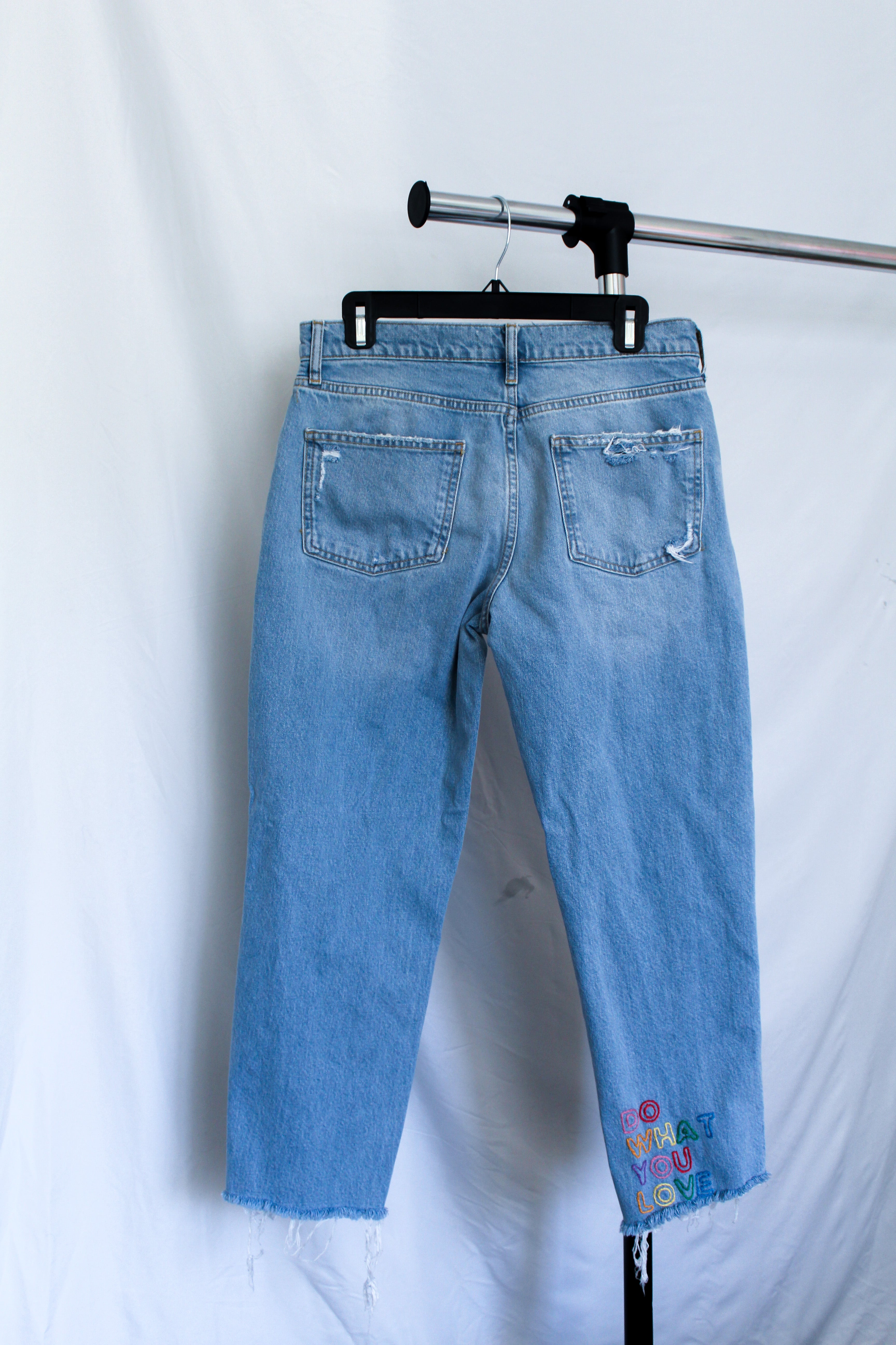 DO WHAT YOU LOVE Jeans (Size 6)