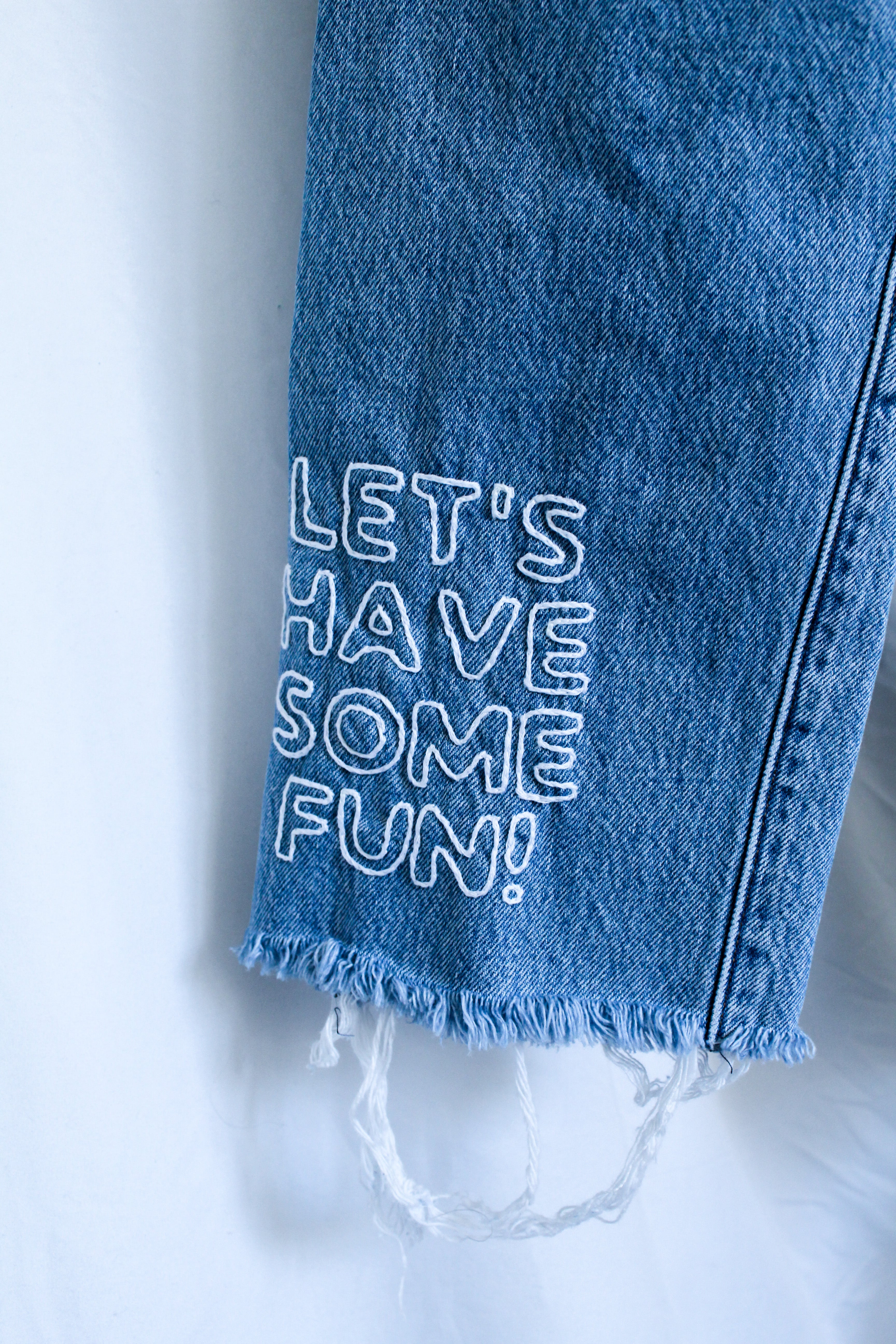 LET'S HAVE SOME FUN Jeans (Size 28)